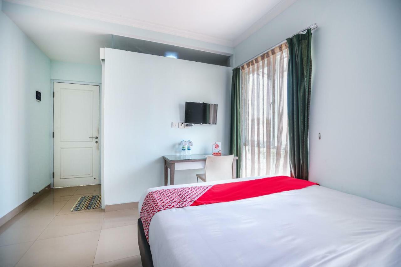 Oyo 1551 Studento Guest House Tangerang Exterior photo