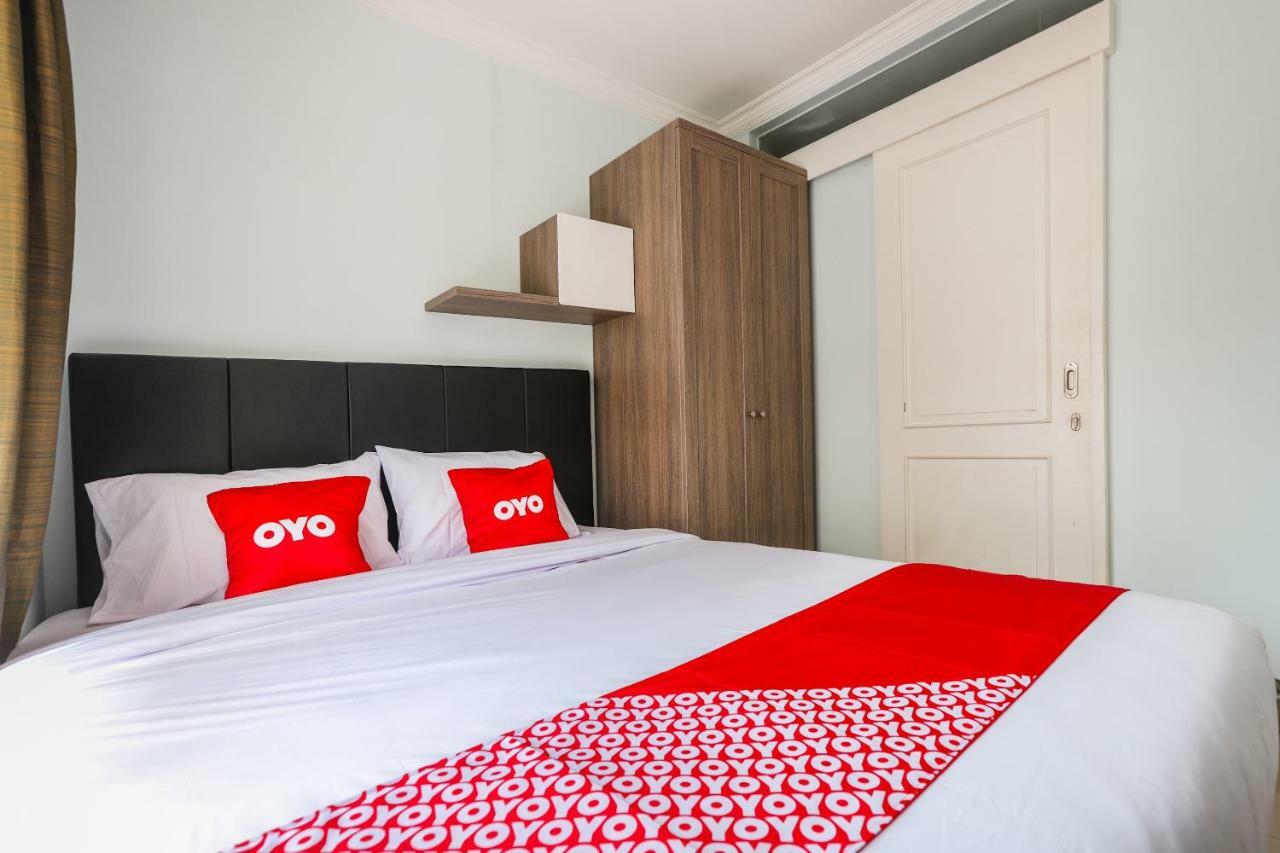 Oyo 1551 Studento Guest House Tangerang Exterior photo